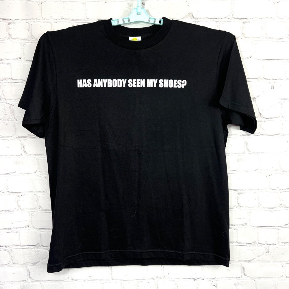 🚫|•KISSMOON SHOP•| 'Has Anybody Seen My Shoes?' Vintage Black T-Shirt Size Large - Picture 4 of 9